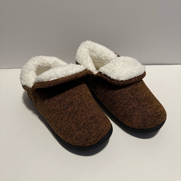 Shoes - VONMAY Women’s Brown Fuzzy Slippers NWOT